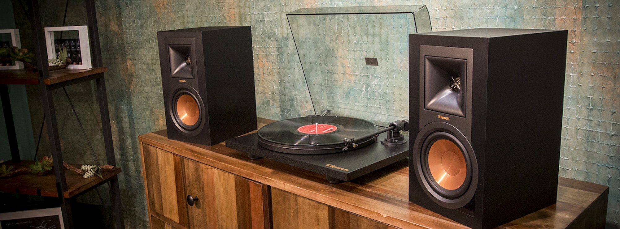 R-15PM Turntable Pack on a wood cabinet